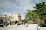mahahual_av_mahahual_view_north_on_cruis_ship_day.jpg